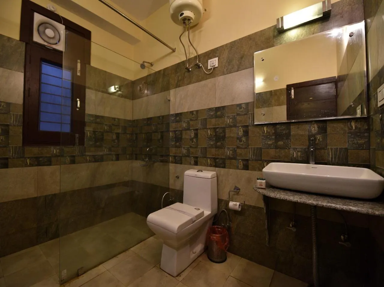 Oyo 10942 Home Inn シムラー 3*,  インド