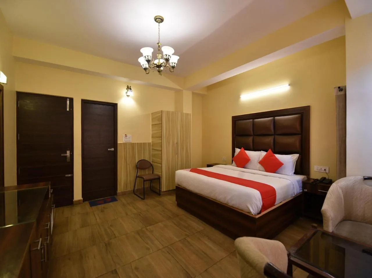 *** ベッド・アンド・ブレックファスト Oyo 10942 Home Inn シムラー インド