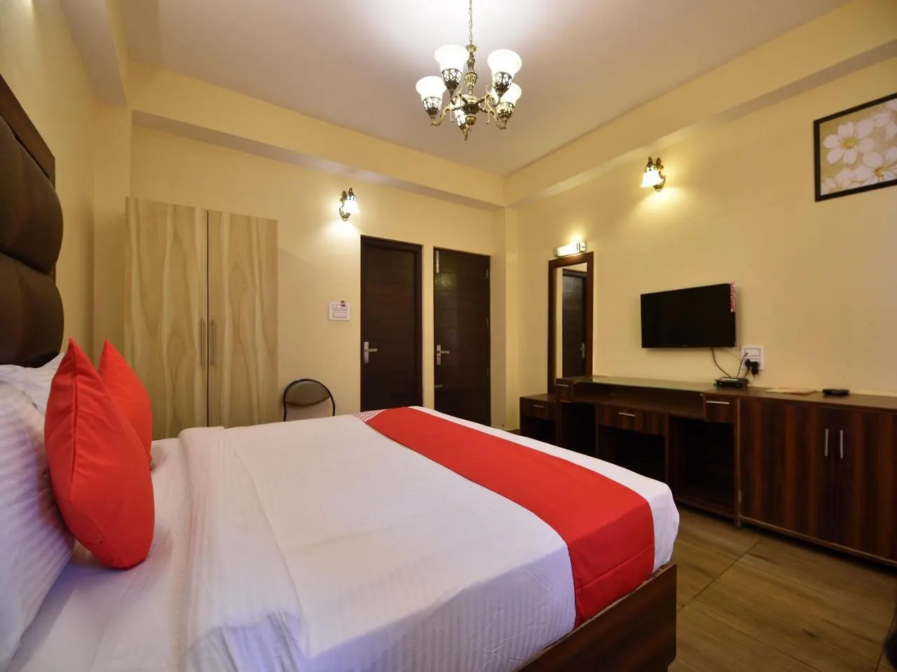 Oyo 10942 Home Inn Shimla India
