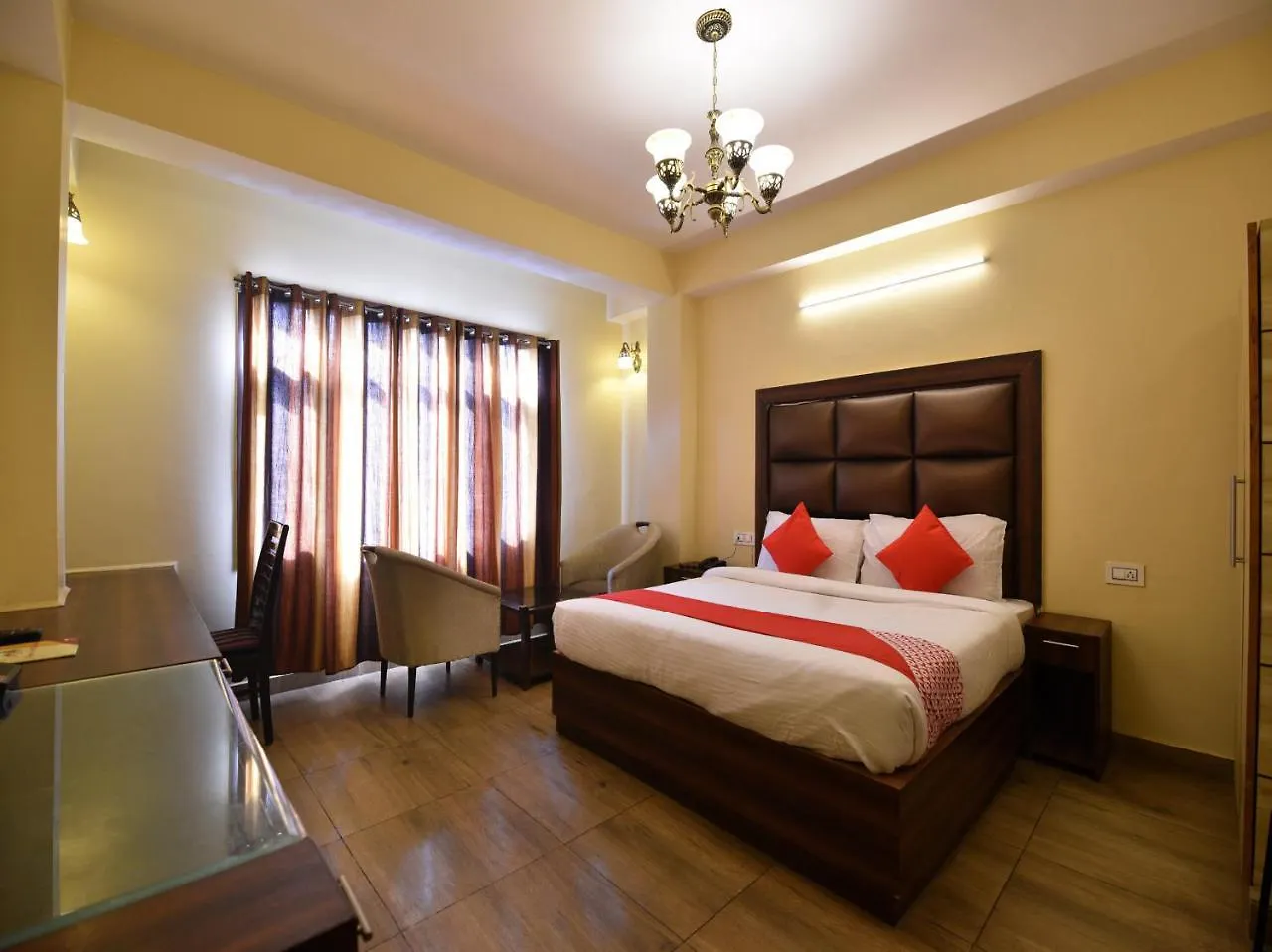 Oyo 10942 Home Inn Shimla Bed & Breakfast