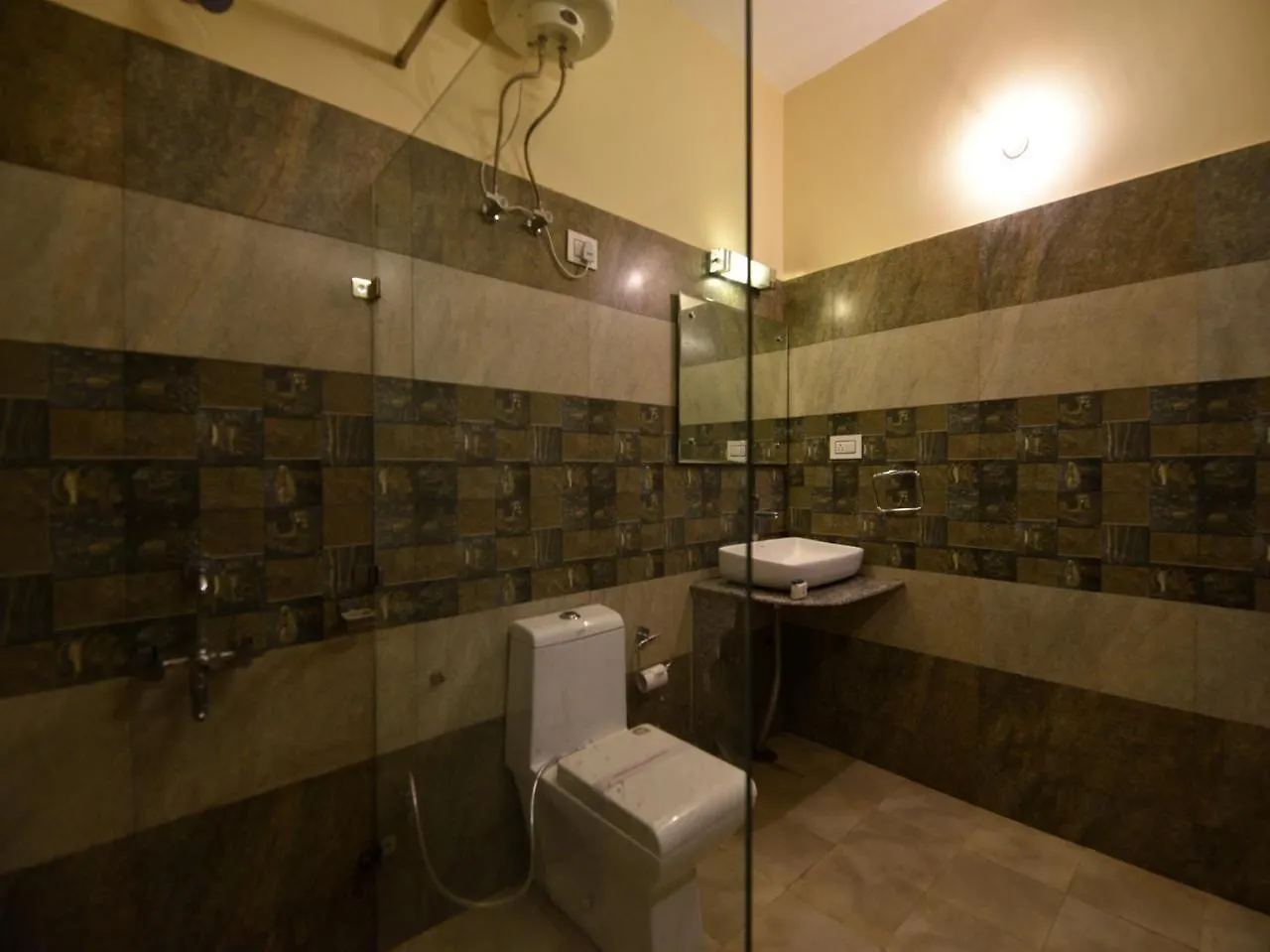 Oyo 10942 Home Inn Shimla