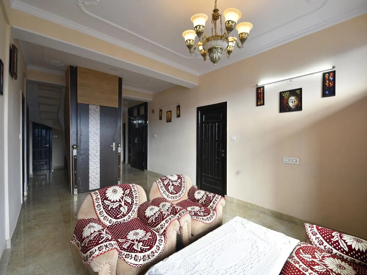 Oyo 10942 Home Inn Shimla 3*,