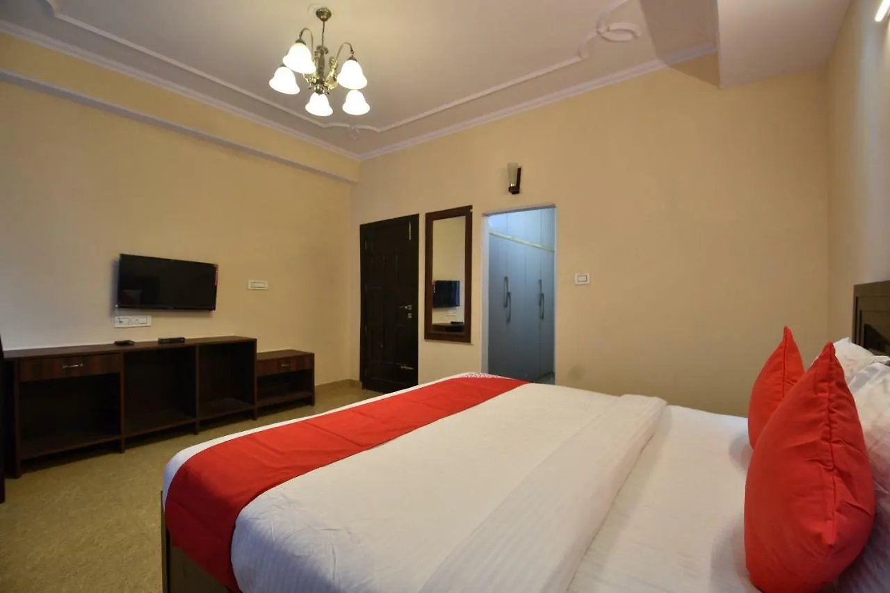 Oyo 10942 Home Inn Shimla 3*,